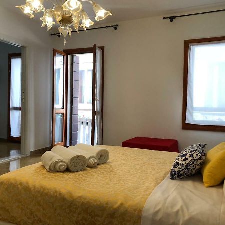 Grazia'S Apartment Чоджия Екстериор снимка