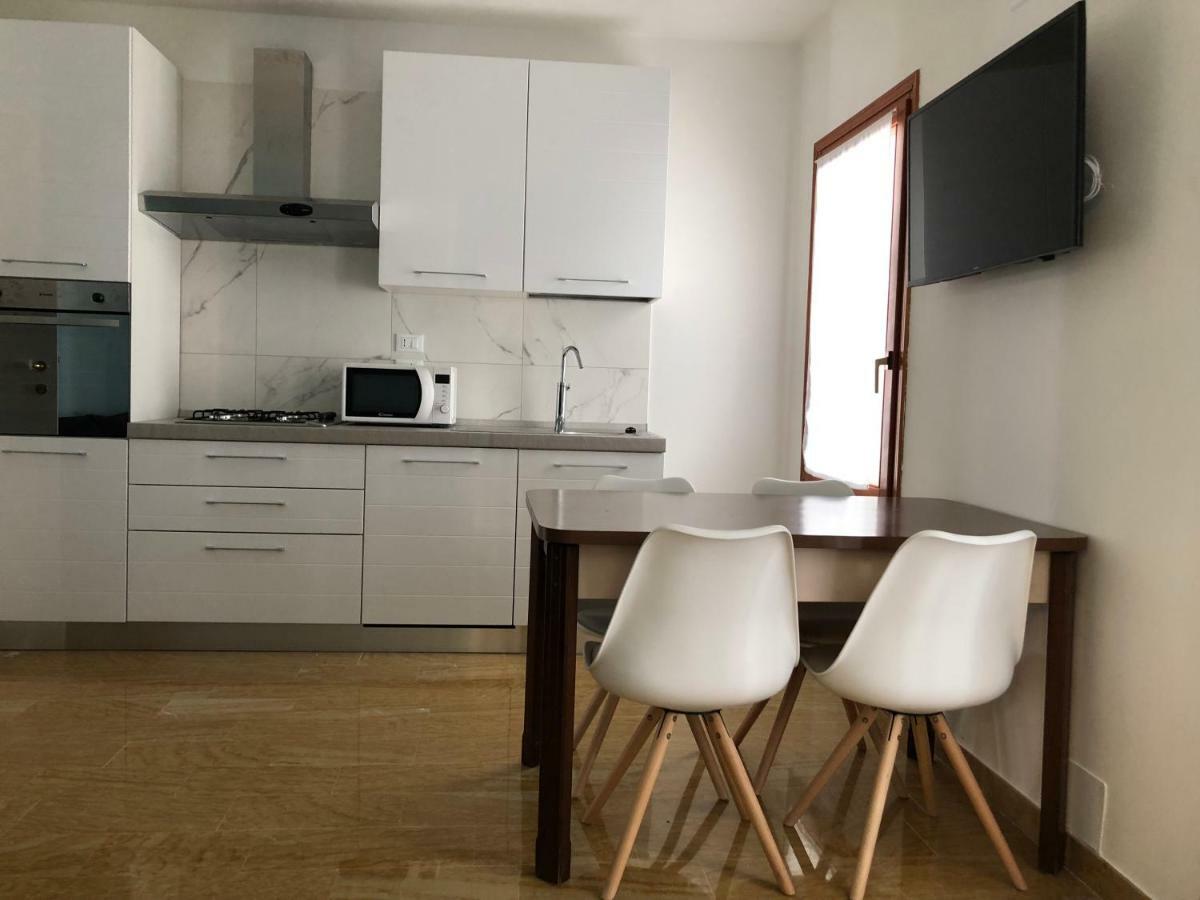 Grazia'S Apartment Чоджия Екстериор снимка